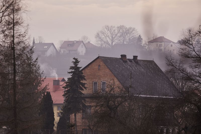 Можно ли топить печь старым паркетом